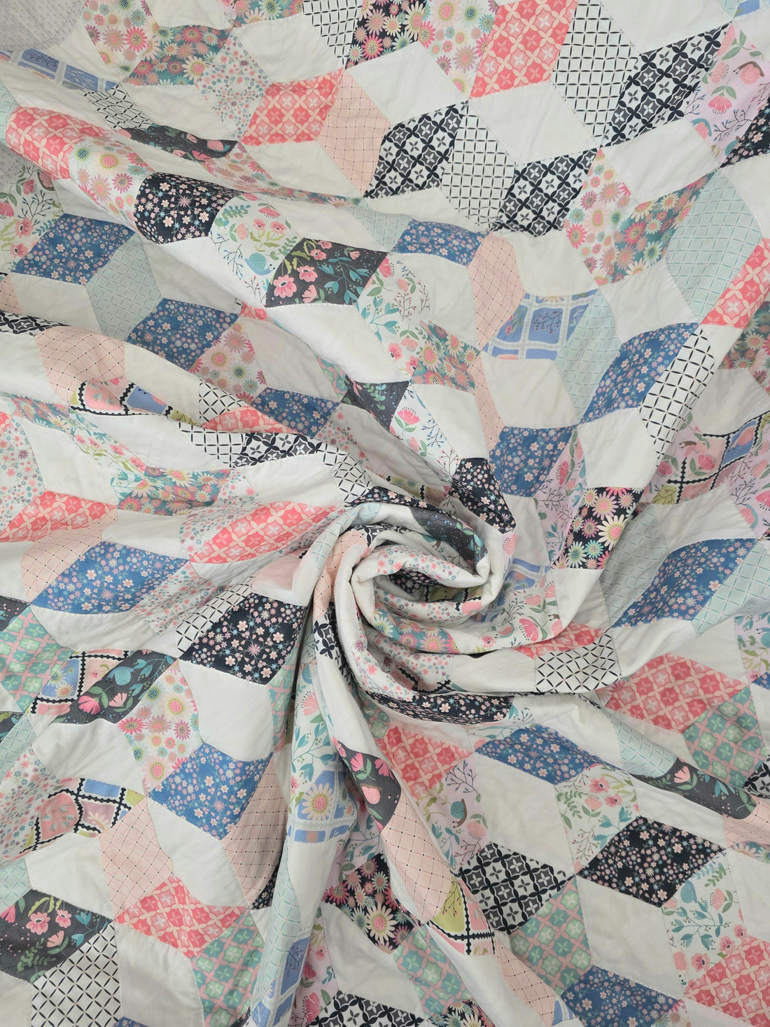 Welcome to the Le Petit Escargot fabric tour with Stitch With Rachel