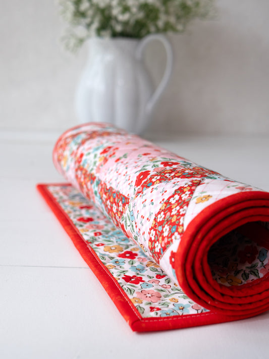 Welcome to the Farmhouse Fancy Fabric Tour with Arabesque Scissors