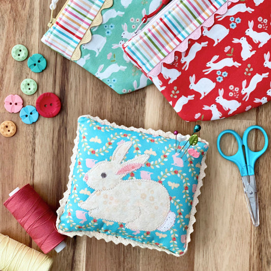 Poppies Patchwork Club with Blue Ribbon Design