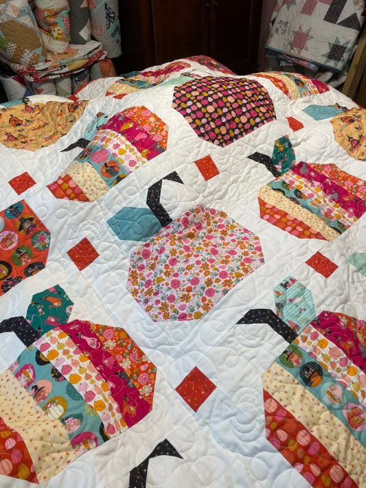 Kitty Loves Candy Fabric Tour with Neverlandstitches